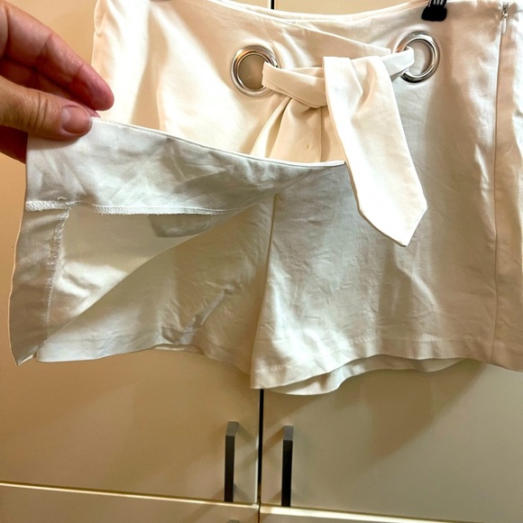 Womens Mini Skort Shorts Size XL (For L)Off White Silver Grommet Cotton Blend - Picture 2 of 9